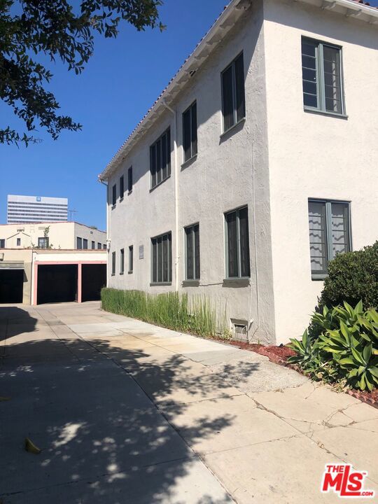6261 W Olympic Boulevard Property Photo 9