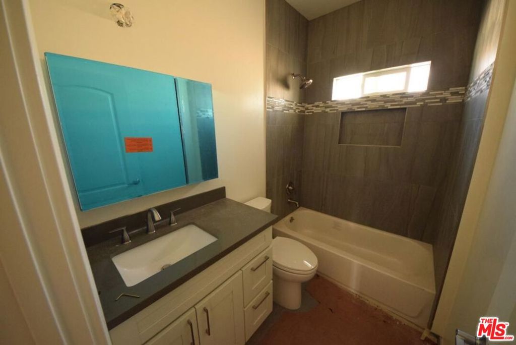 6261 W Olympic Boulevard Property Photo 12