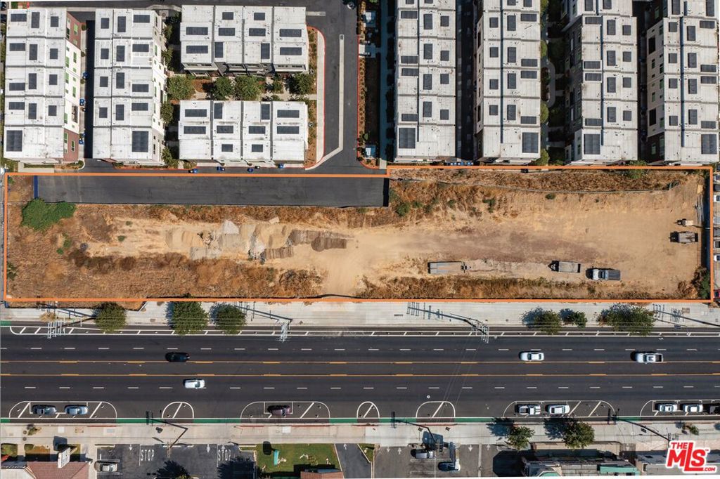 8350 Reseda Boulevard Property Photo 7