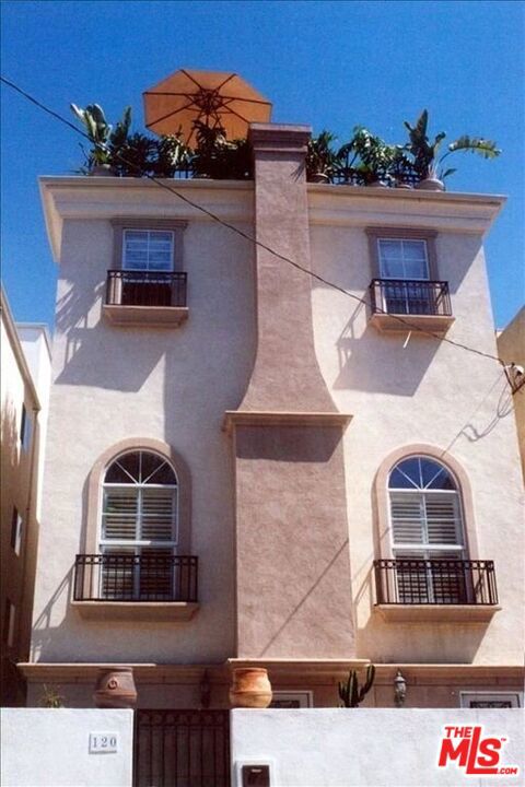 120 Galleon Street Property Photo 1