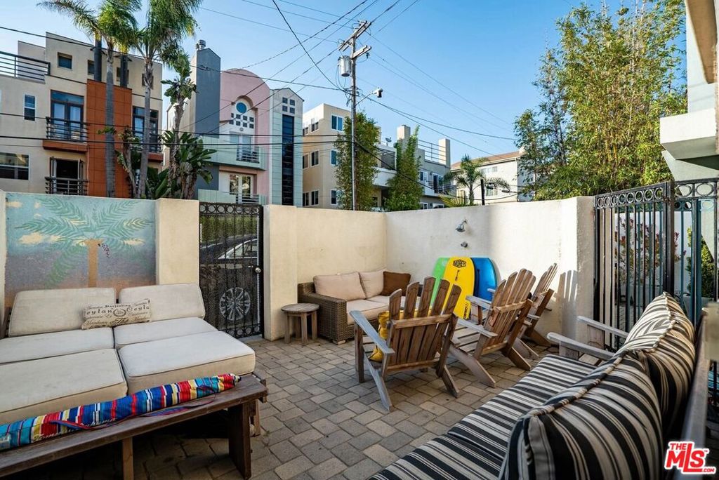120 Galleon Street Property Photo 35