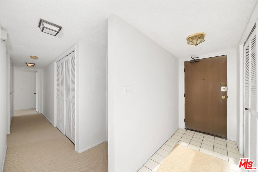 300 S Reno Street 304 Property Photo 11