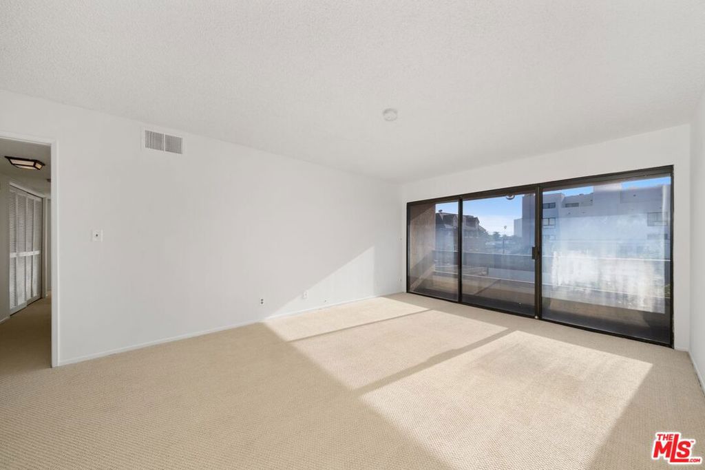 300 S Reno Street 304 Property Photo 12