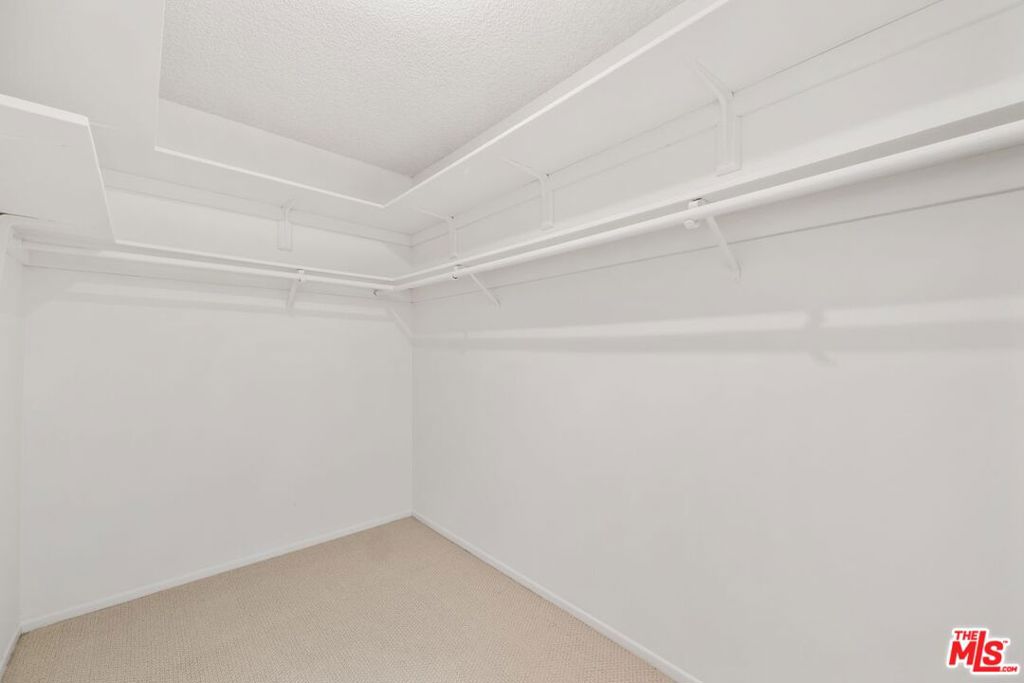 300 S Reno Street 304 Property Photo 14