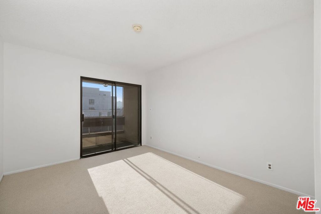 300 S Reno Street 304 Property Photo 16