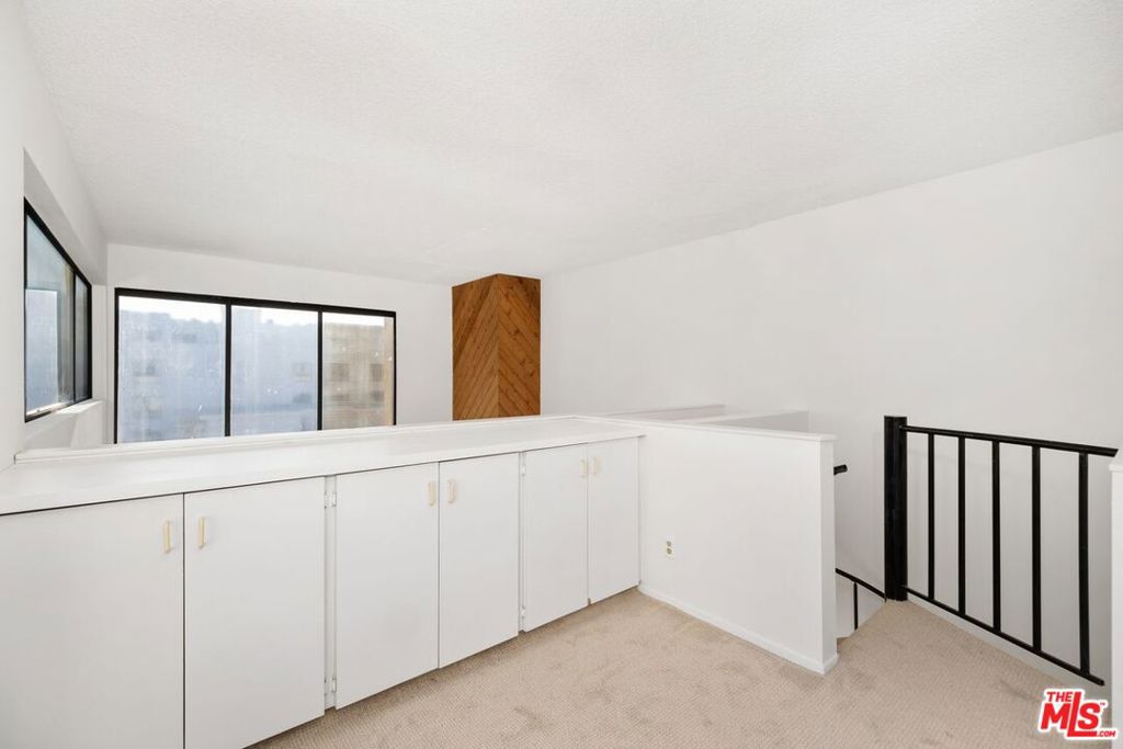 300 S Reno Street 304 Property Photo 21