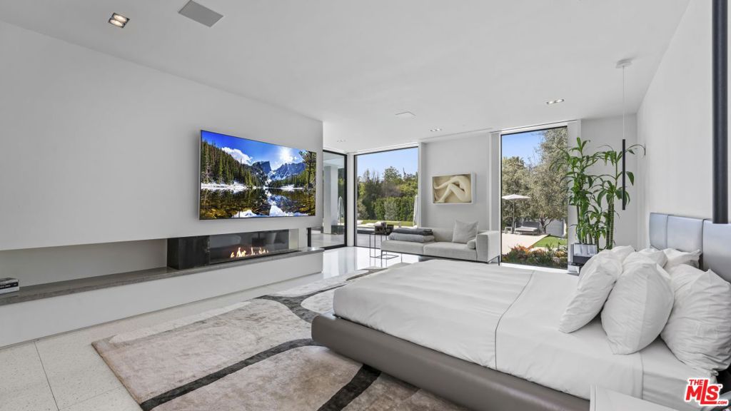 16032 Valley Vista Boulevard Property Photo 23