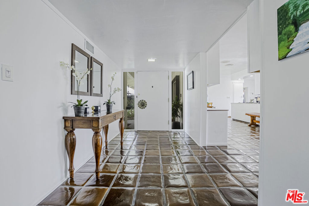 4137 Punta Alta Drive Property Photo 5
