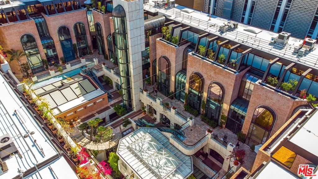 421 Rodeo Drive Pent 1&3 Property Photo 4
