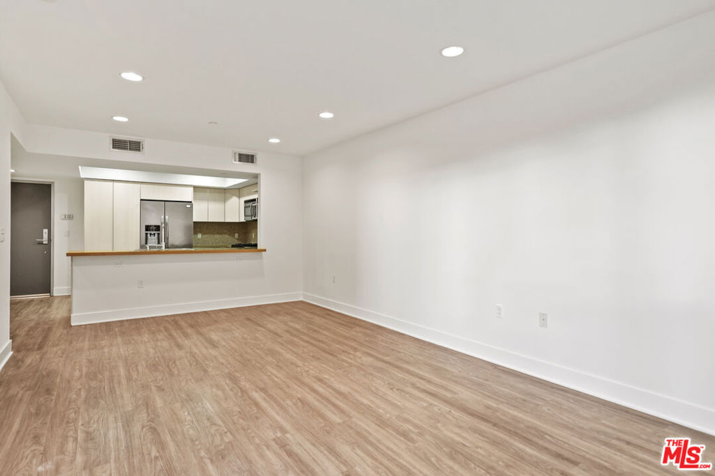 10473 Santa Monica Boulevard Ph6 Property Photo 3