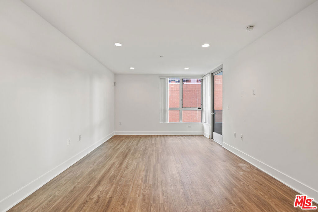 10473 Santa Monica Boulevard Ph6 Property Photo 4