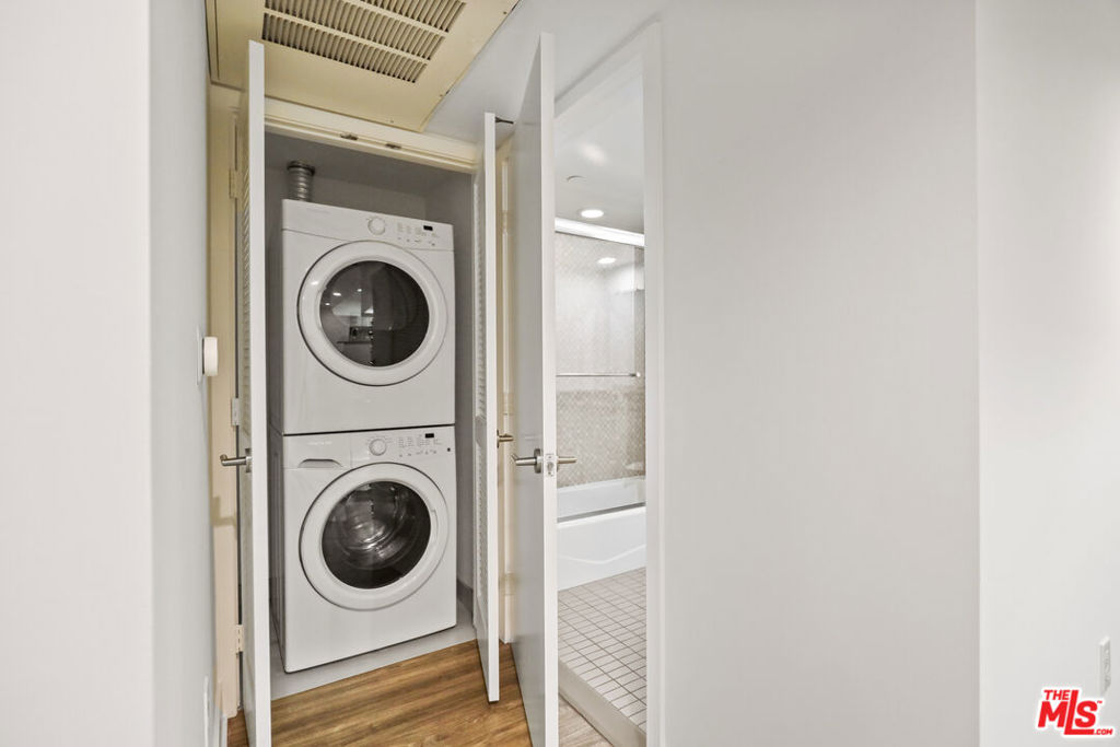 10473 Santa Monica Boulevard Ph6 Property Photo 11