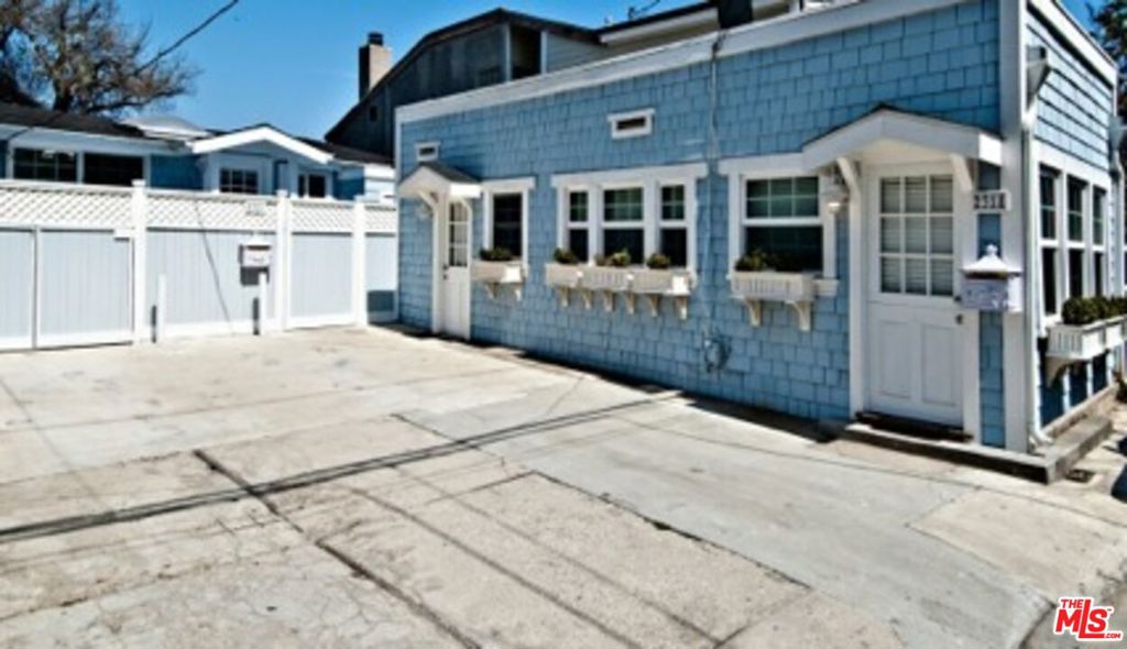 2318 Strongs Drive Property Photo 4