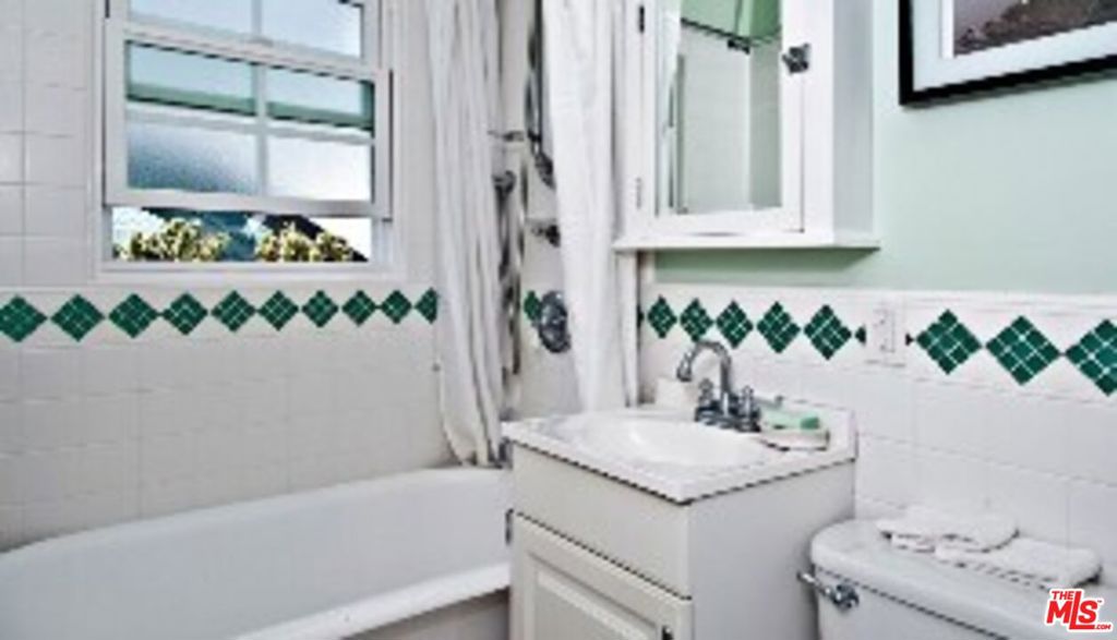 2318 Strongs Drive Property Photo 8