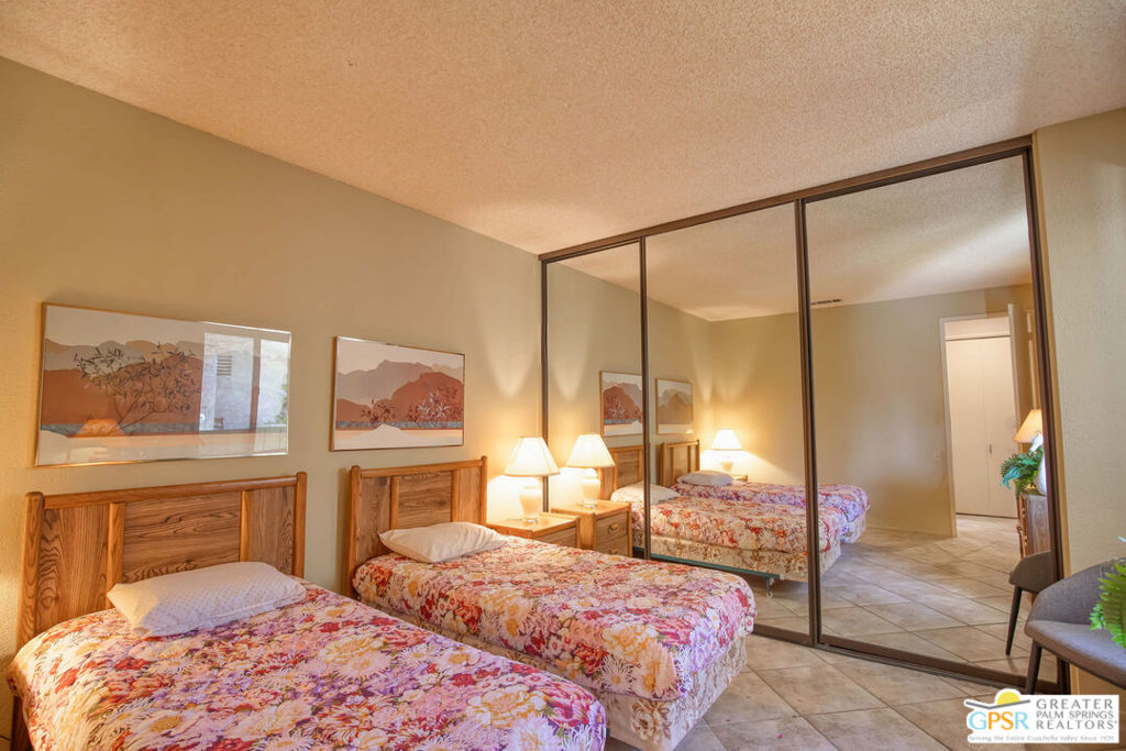 1455 E Amado Road Property Photo 13