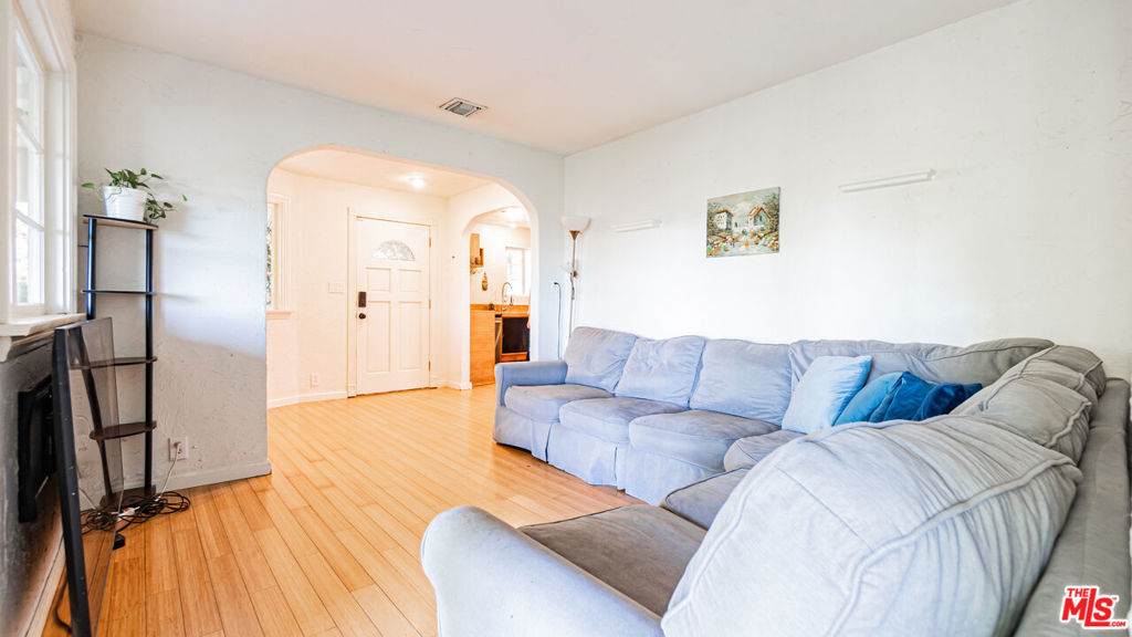 4707 Bedel Street Property Photo 6
