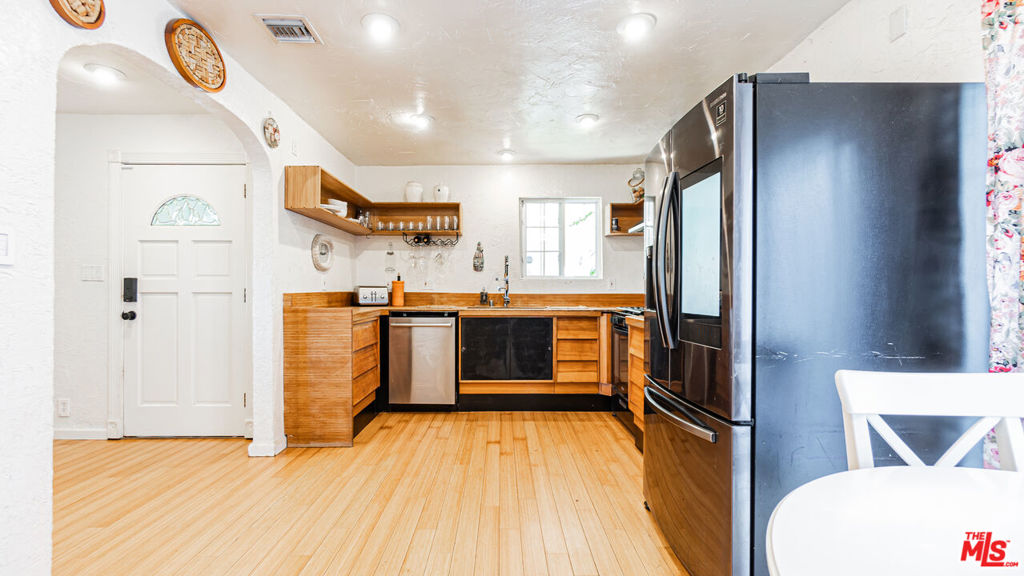 4707 Bedel Street Property Photo 8