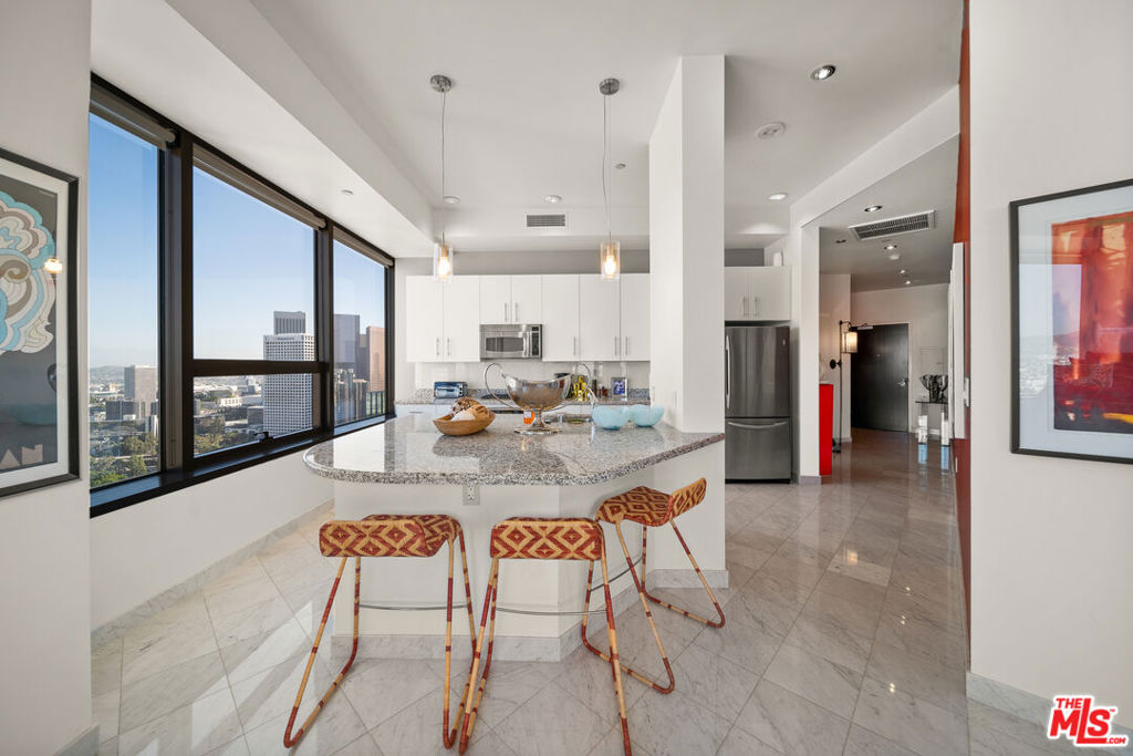 1100 Wilshire Boulevard 2902 Property Photo 10