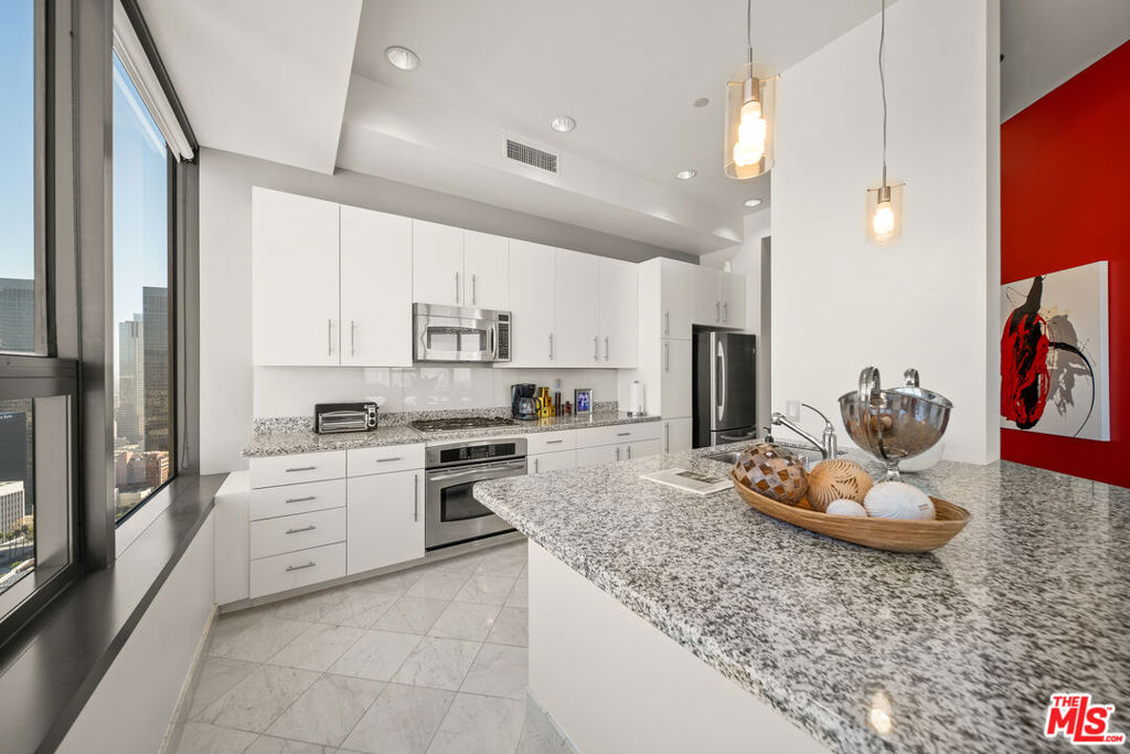 1100 Wilshire Boulevard 2902 Property Photo 12