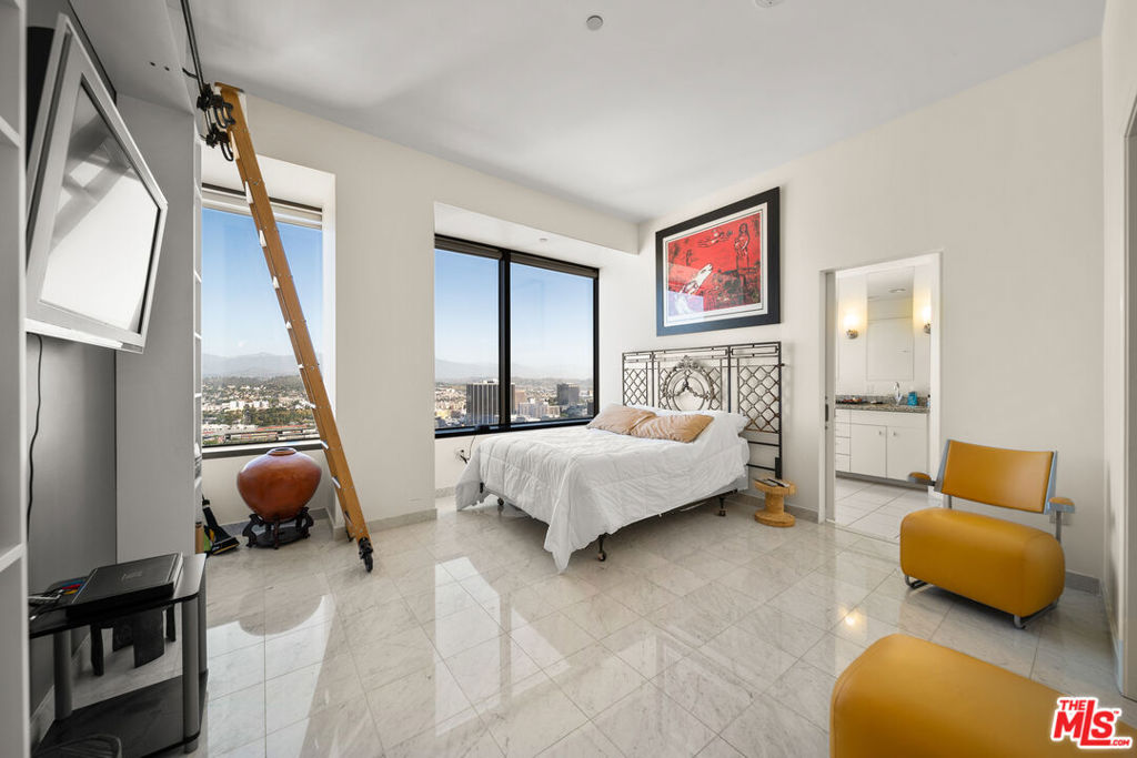 1100 Wilshire Boulevard 2902 Property Photo 14