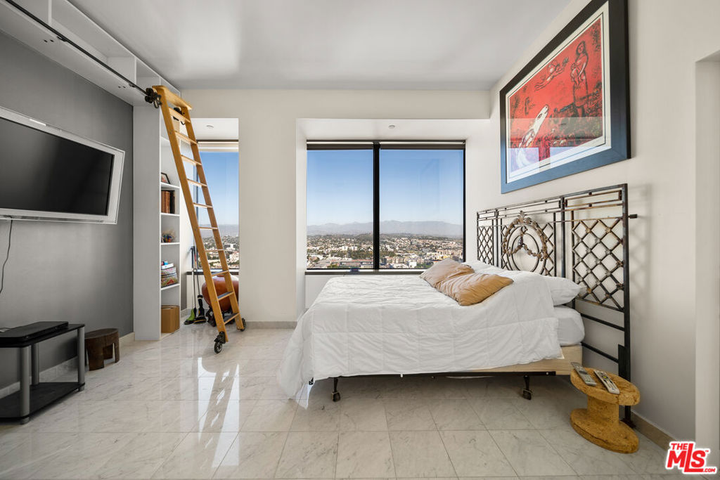 1100 Wilshire Boulevard 2902 Property Photo 15