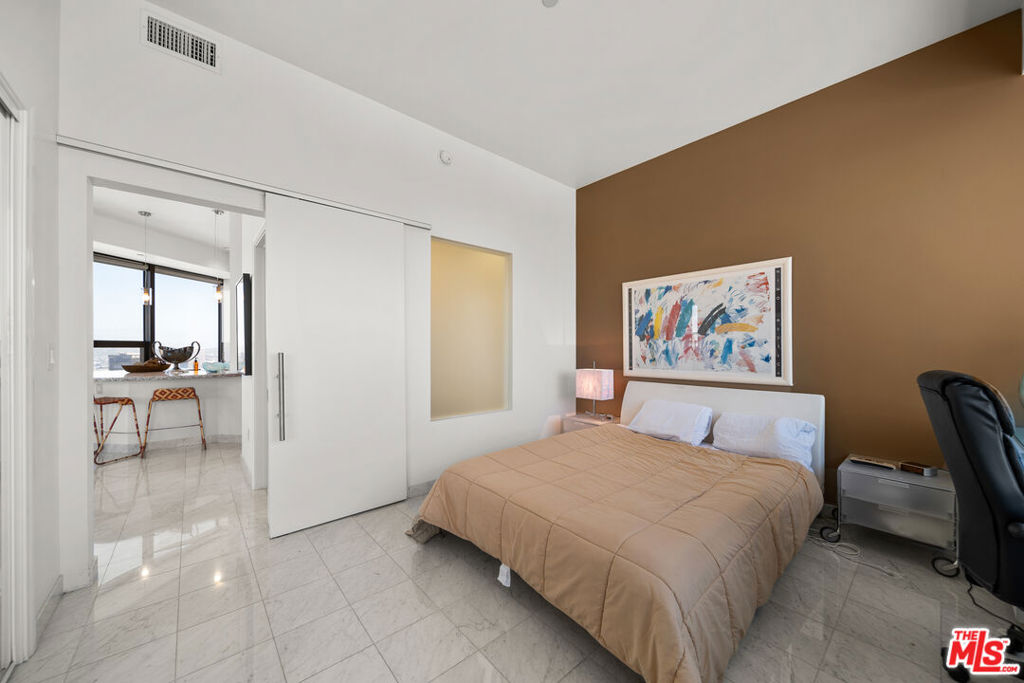 1100 Wilshire Boulevard 2902 Property Photo 23