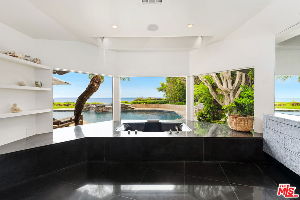29020 Cliffside Drive Property Photo 33