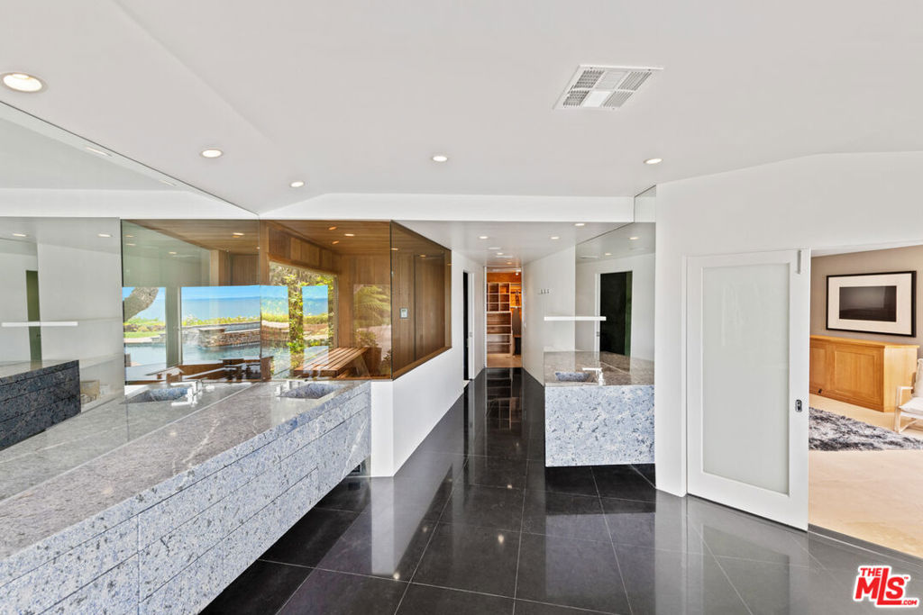 29020 Cliffside Drive Property Photo 35