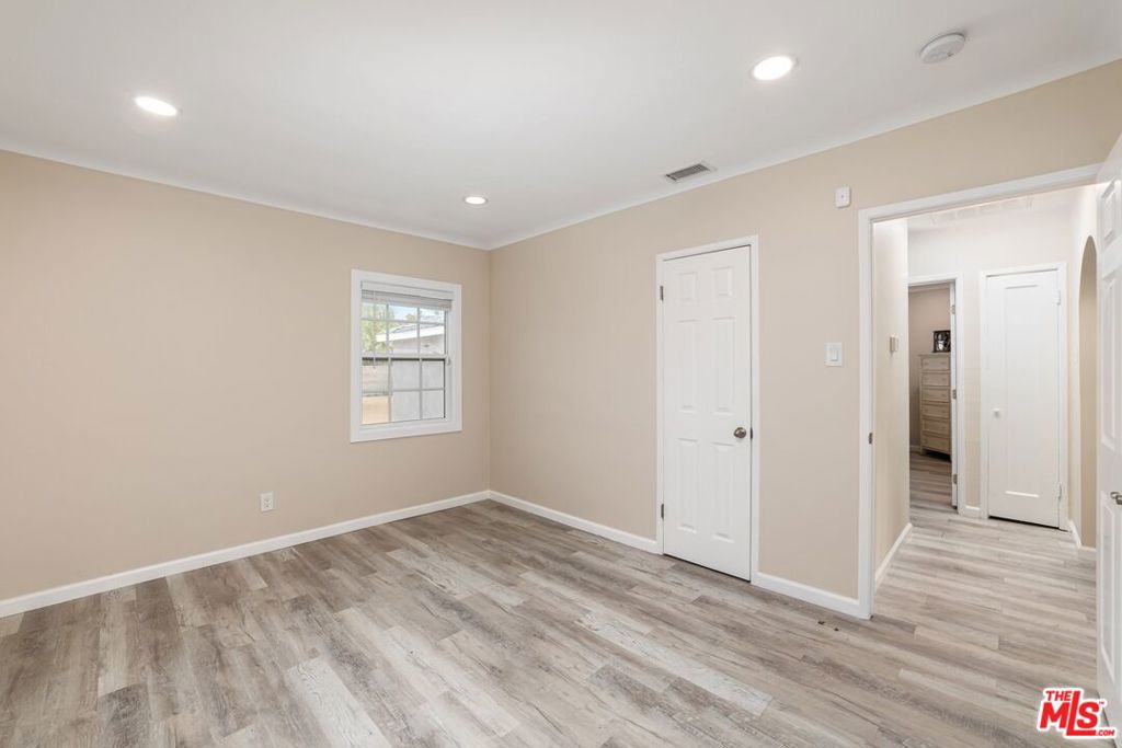 3307 N E Street Property Photo 11