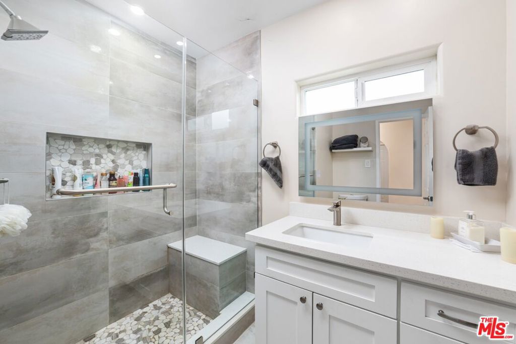 3307 N E Street Property Photo 13