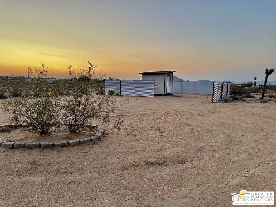 276 Fairacres Lane Property Photo 1