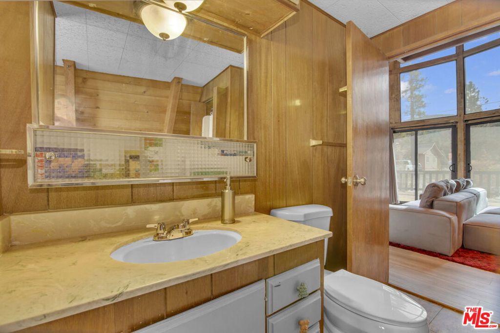 898 A Lane Property Photo 13