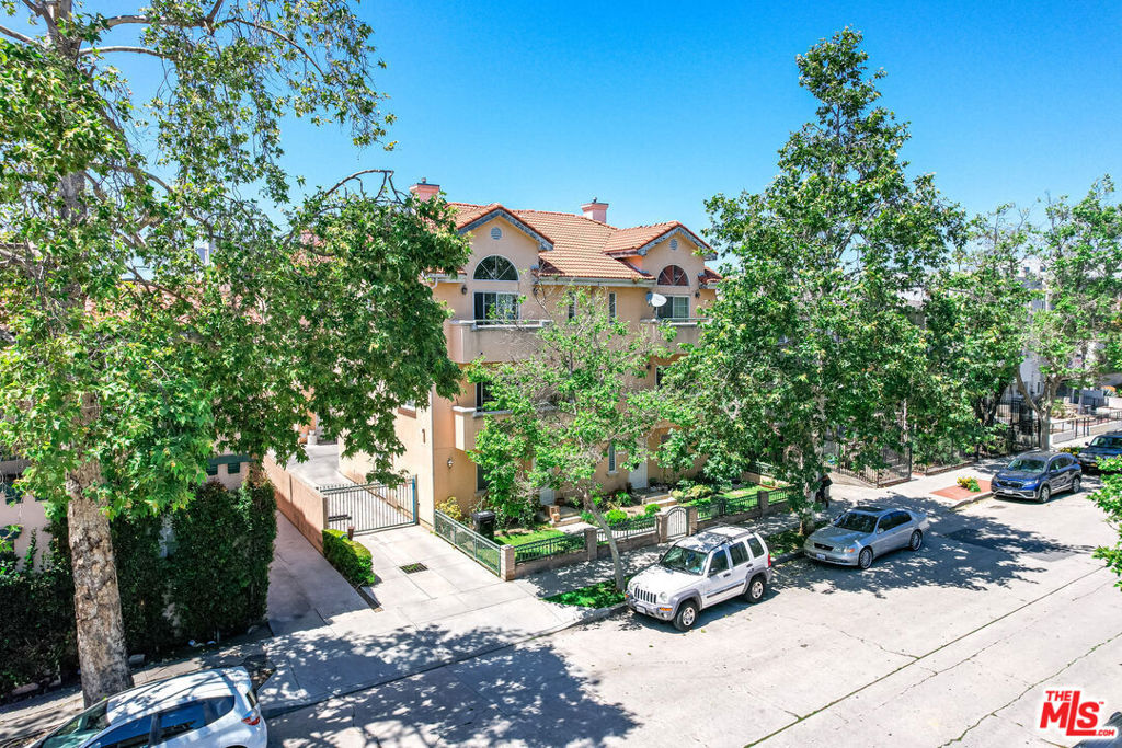 821 S Gramercy Place 2 Property Photo 1