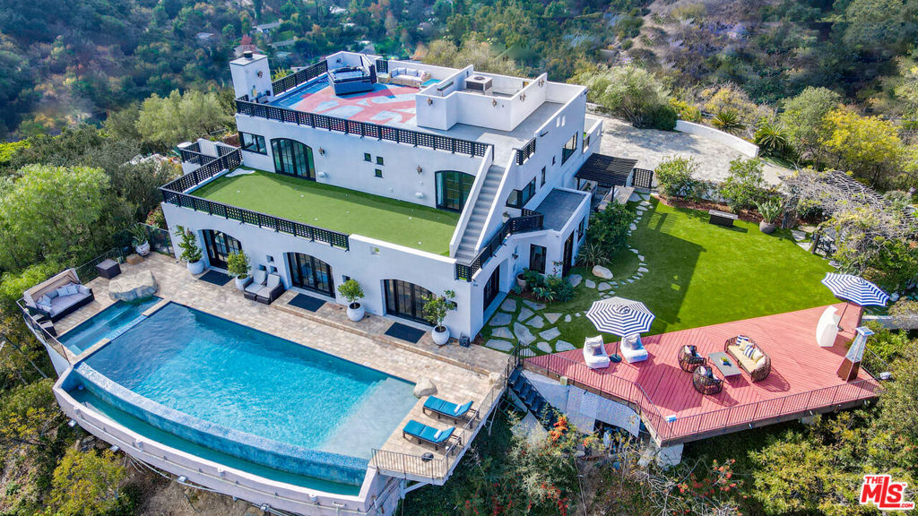 13211 Mulholland Drive Property Photo 1