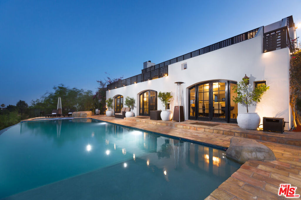 13211 Mulholland Drive Property Photo 4