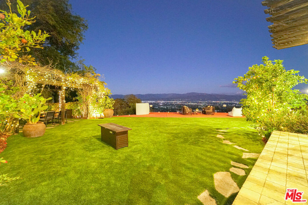 13211 Mulholland Drive Property Photo 13