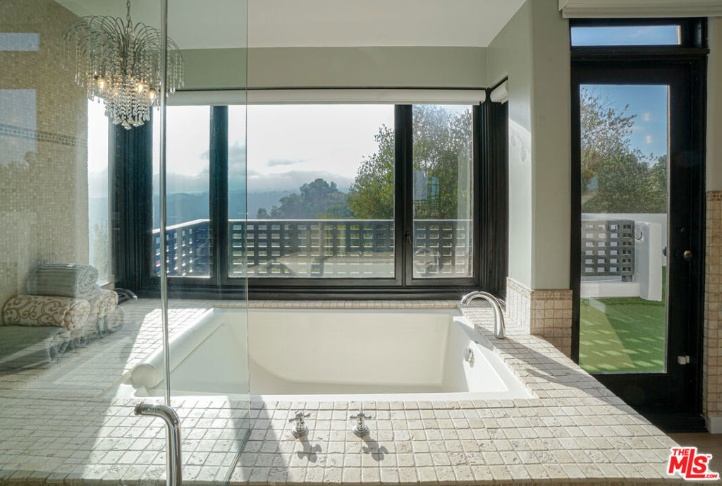 13211 Mulholland Drive Property Photo 35