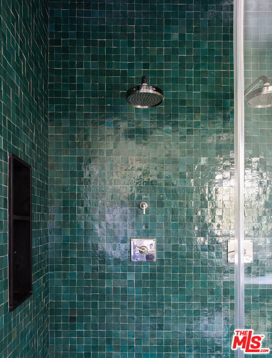 7929 Hollywood Boulevard Property Photo 29