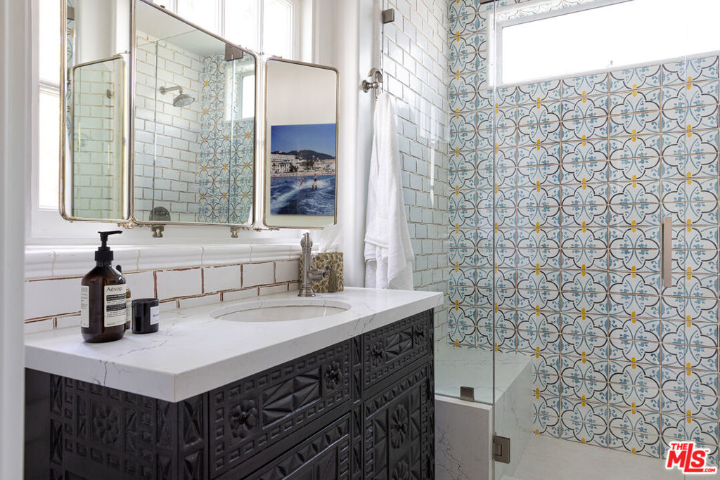 7929 Hollywood Boulevard Property Photo 33