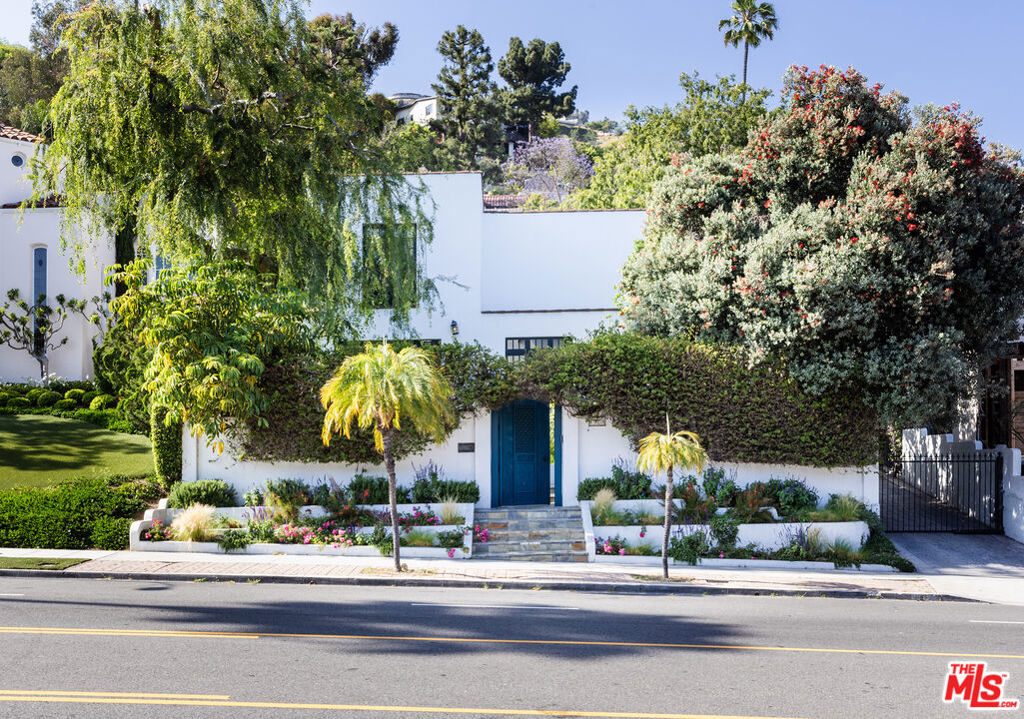 7929 Hollywood Boulevard Property Photo 48