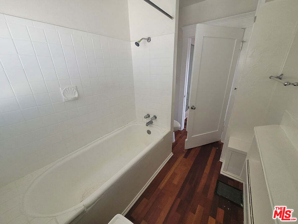 3723 Huntington Drive 3729 Property Photo 5
