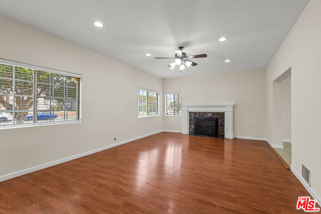 4090 Leeward Avenue Property Photo 15