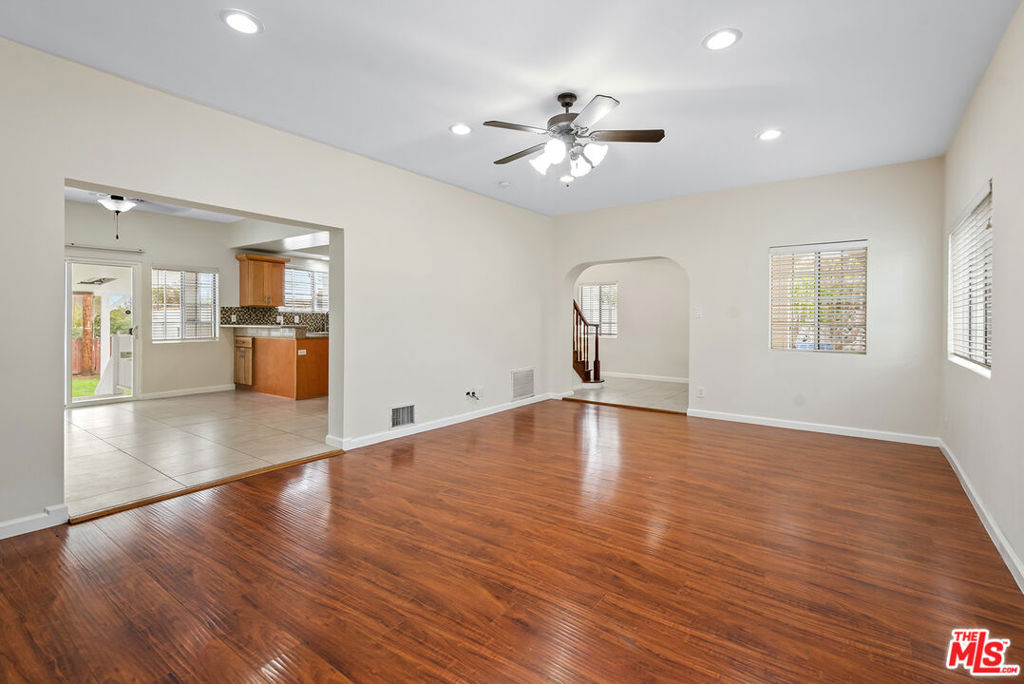 4090 Leeward Avenue Property Photo 16