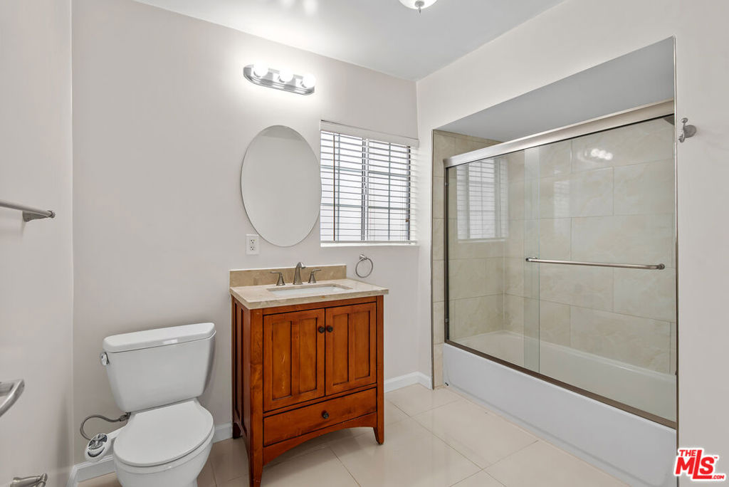 4090 Leeward Avenue Property Photo 31