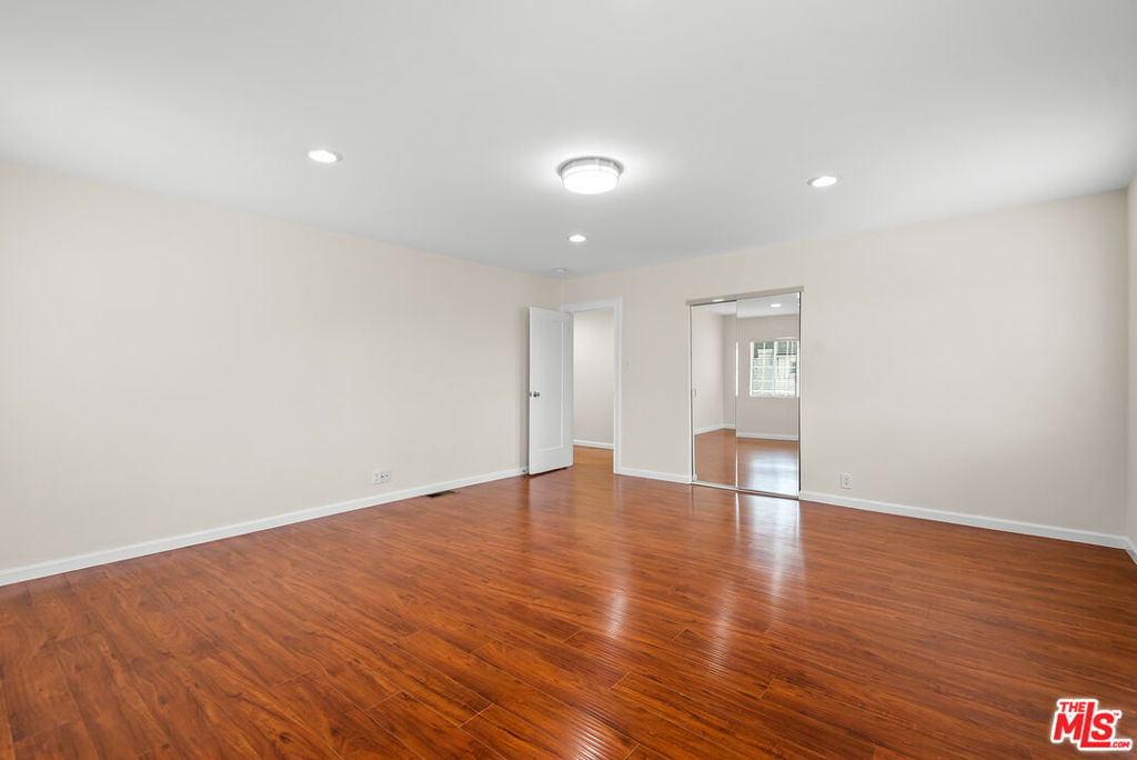 4090 Leeward Avenue Property Photo 33