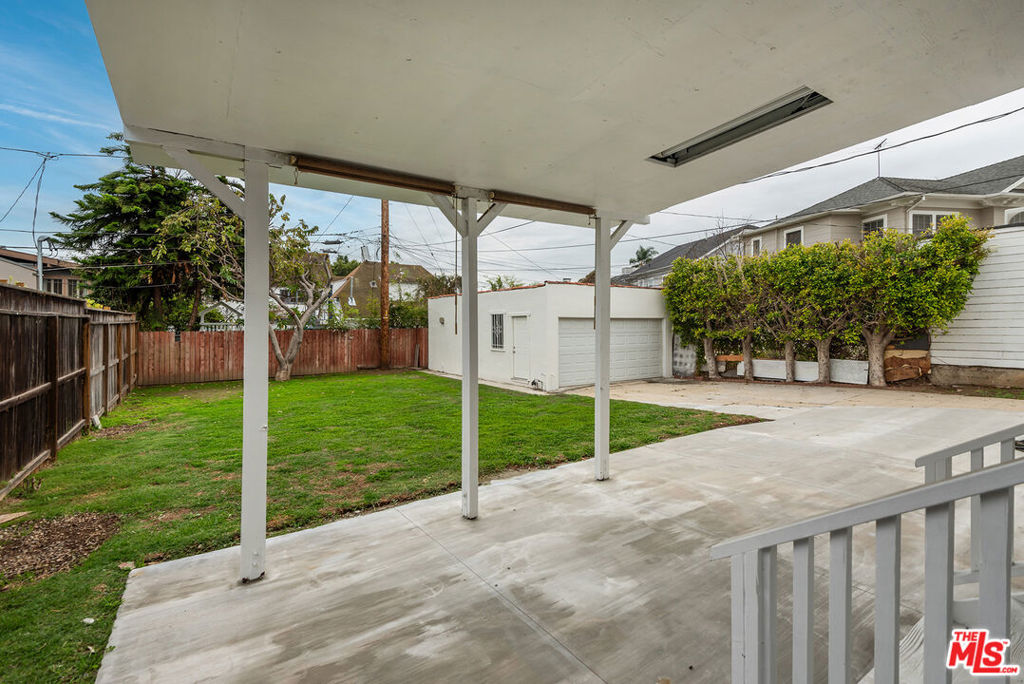 4090 Leeward Avenue Property Photo 36