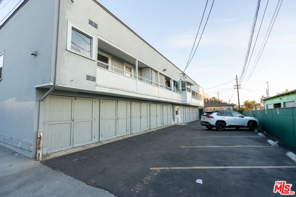 107 N Columbus Avenue Property Photo 25