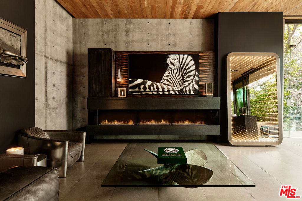 10062 Westwanda Drive Property Photo 5