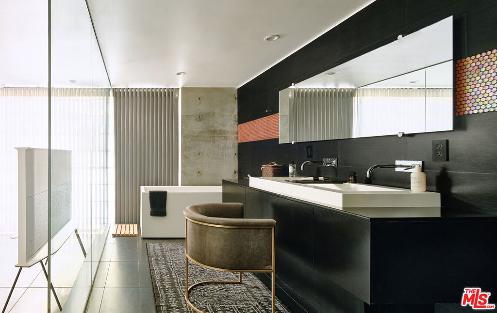 10062 Westwanda Drive Property Photo 12