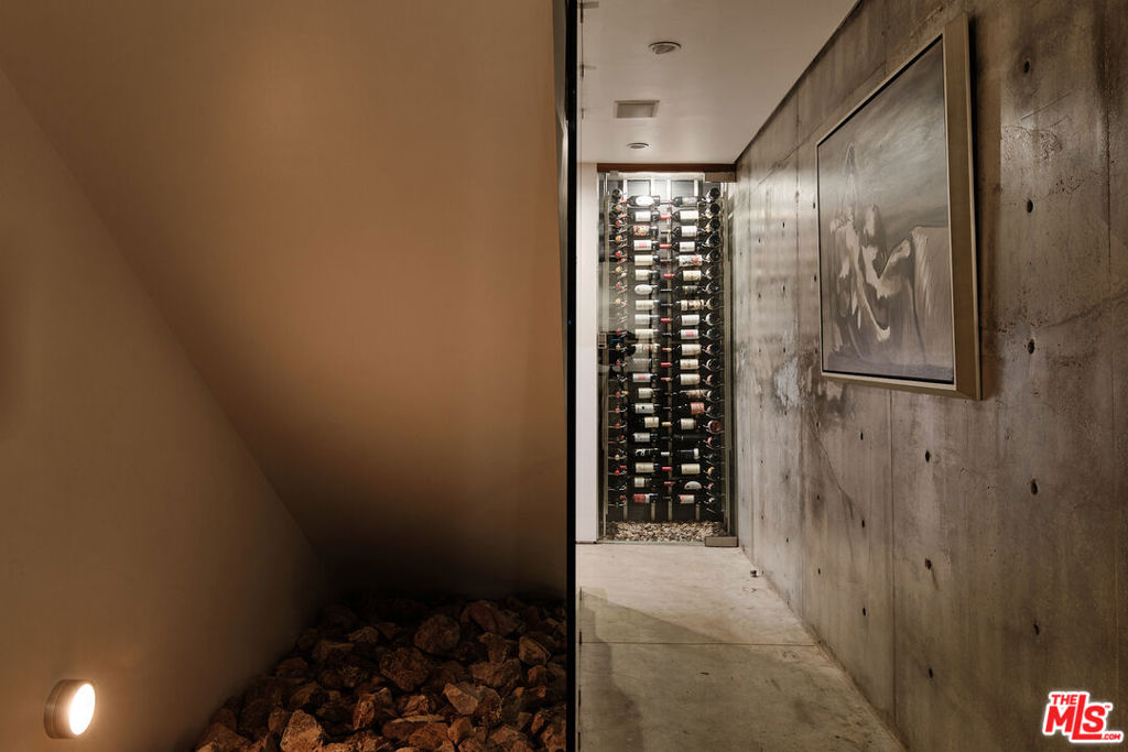 10062 Westwanda Drive Property Photo 14